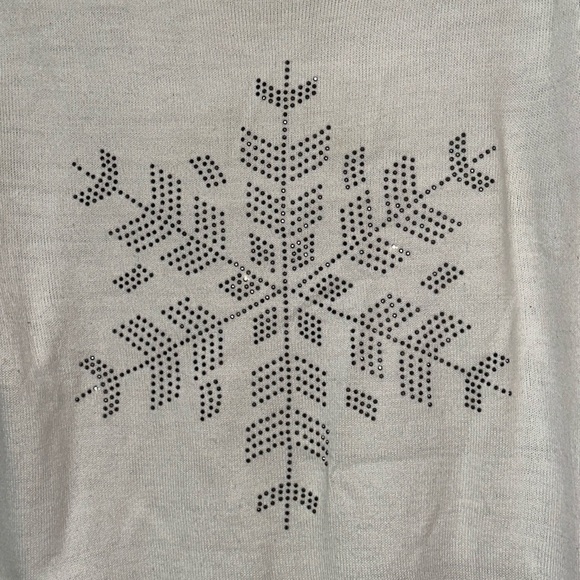NEW YORK & COMPANY 3/4 Sleeve Women’s Silver Beaded Snow Flake Sweater Size L - Picture 3 of 10